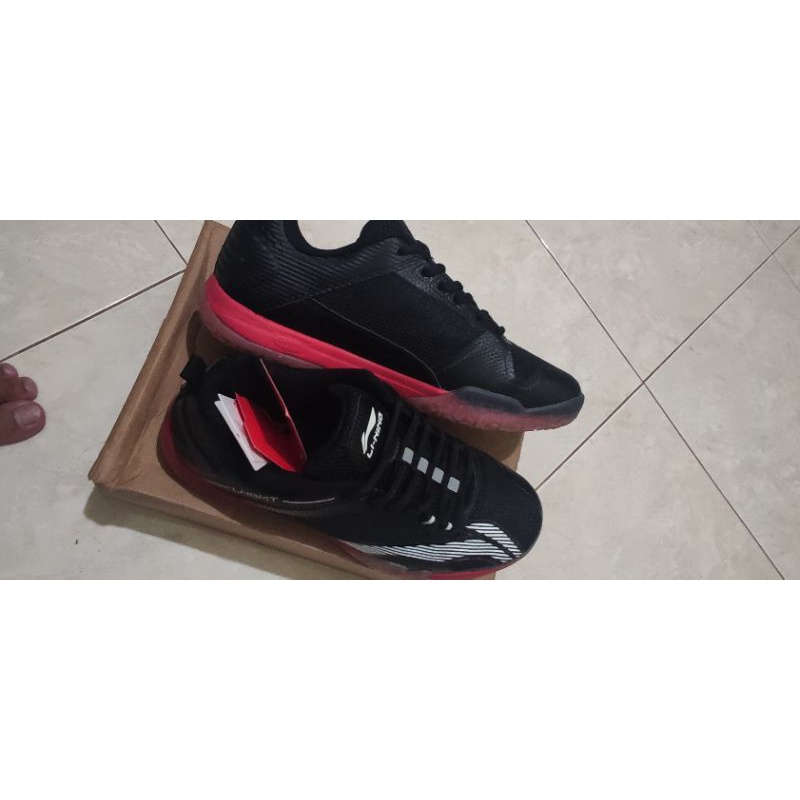 Lining Saga Lite 3 Black Red 42