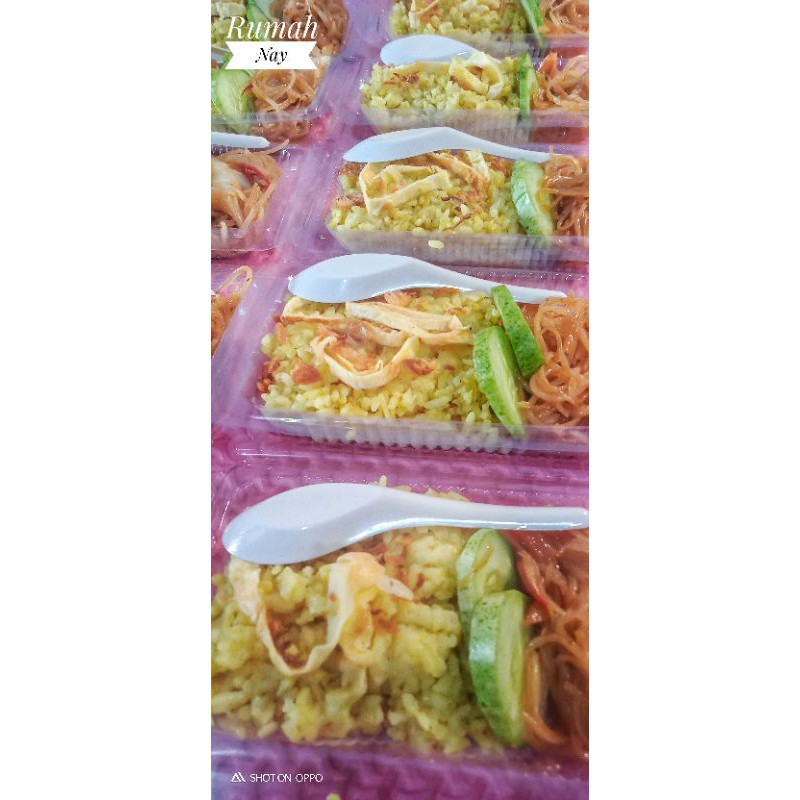 

10 paket nasi kuning syukuran ulang tahun porsi anak bisa di kombinasikan dengan snack