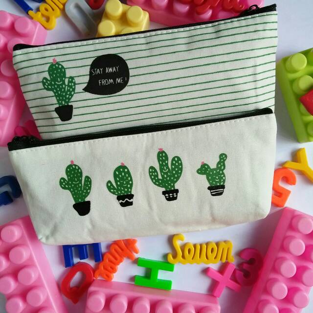 

Kotak Pensil Motif Kaktus