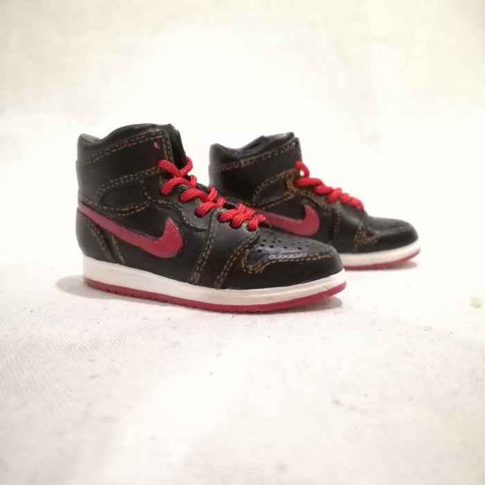 3D SNEAKERS KEYCHAIN MINIATUR AIR JORDAN 1 AJ1 BLACK SATIN