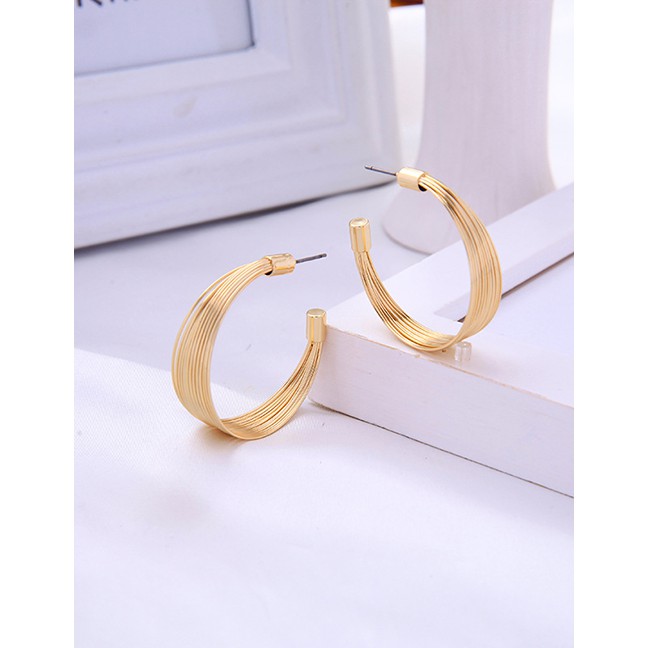 LRC Anting Tusuk Fashion Semicircular Earring Geometric D13950