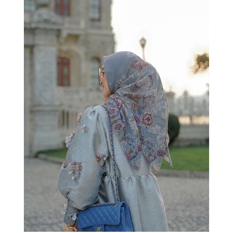 BUTTONSCARVES THE ROYALE SERIES BLUE JEANS