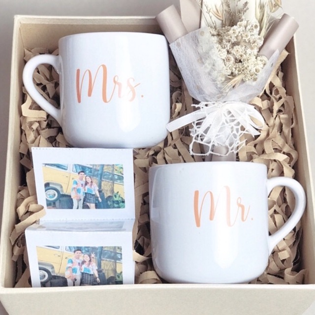 

Hampers Premium Hardbox Wedding Mug Couple