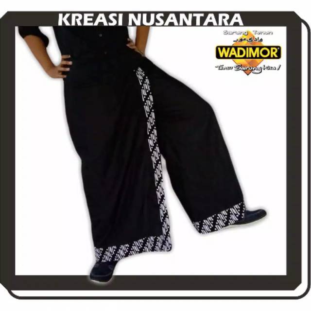 Sarung Celana Wadimor Motif Batik dan Hitam