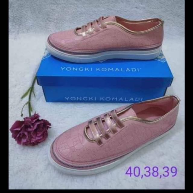 SEPATU WANITA ORI YONGKI KOMALADI