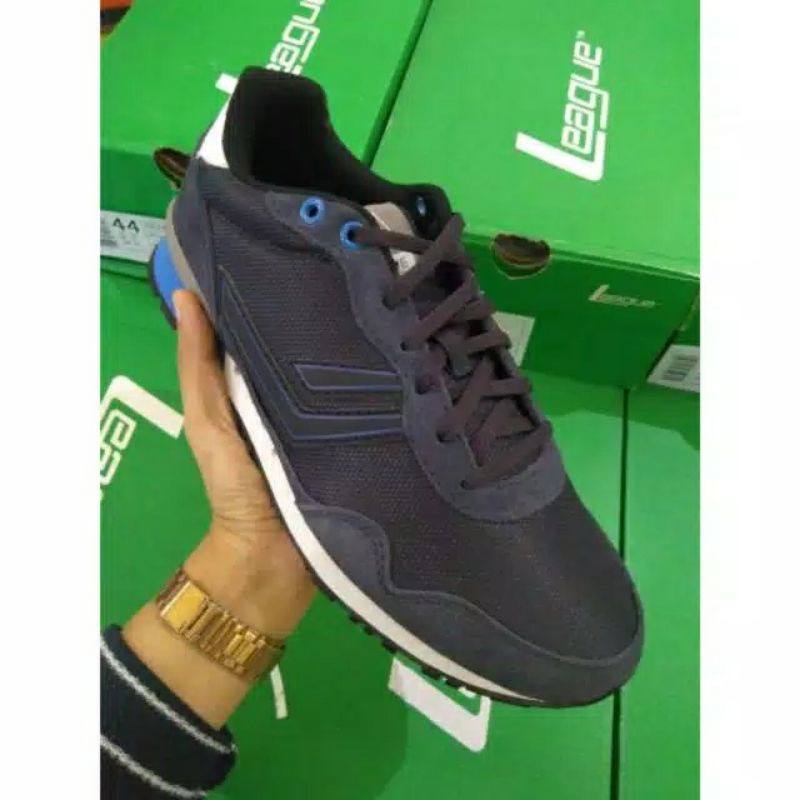 sepatu cowok LEAGUE original strive
