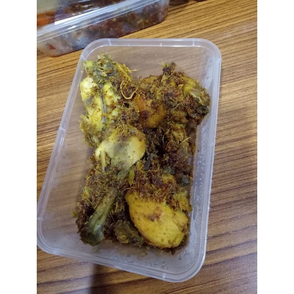 

ayam ungkep lengkuas 4 potong (srundeng)