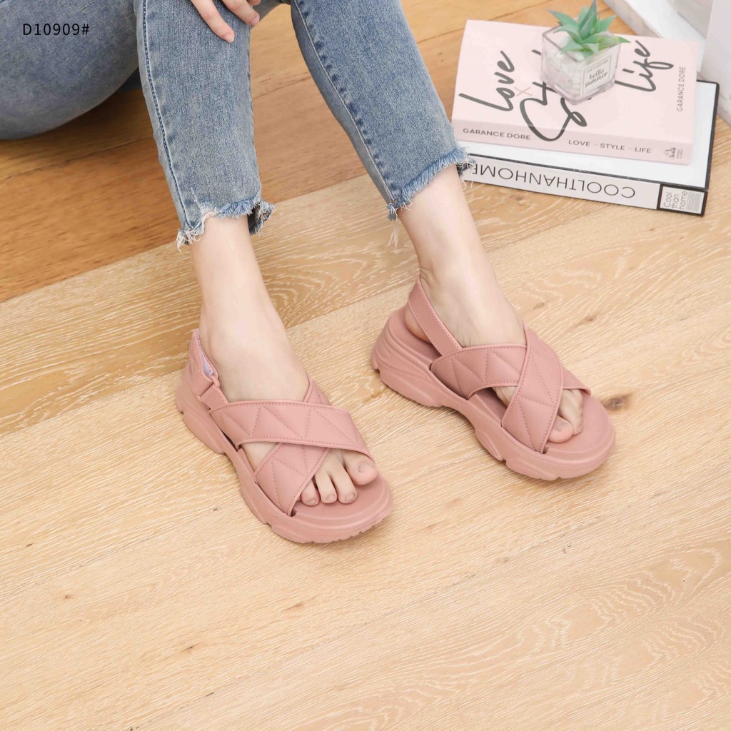 Slippers For Women With Rubber Sandal D10909