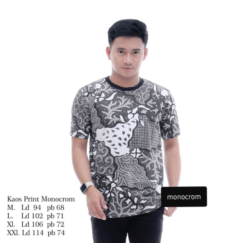KAOS BATIK PRIA MONOCROM MOTIF CLASSIC