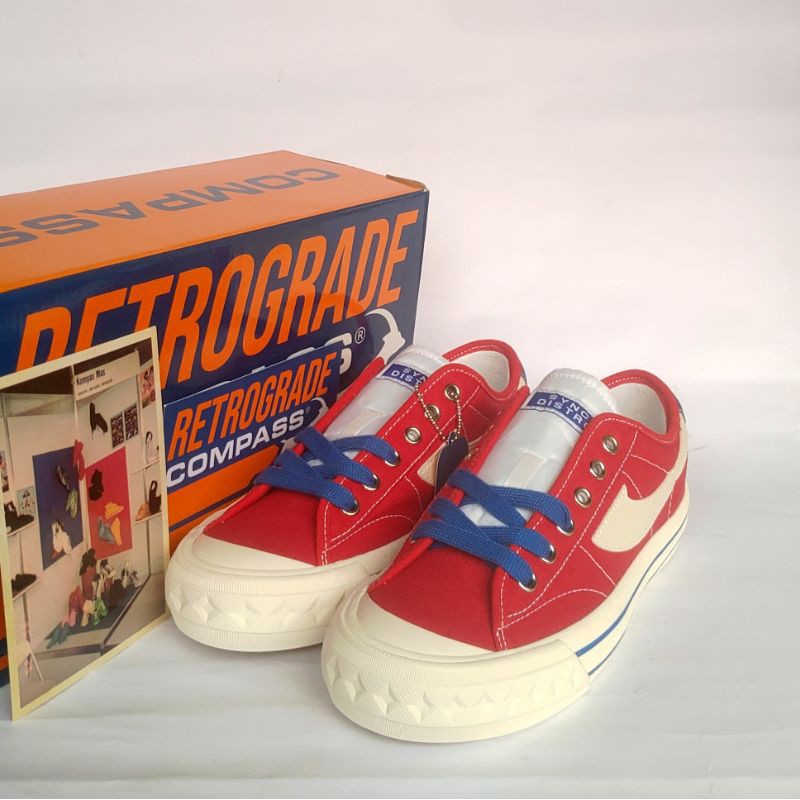 Sepatu Compass Retrograde Low Red Retailer Exclusive size 40 BNIB Fullset