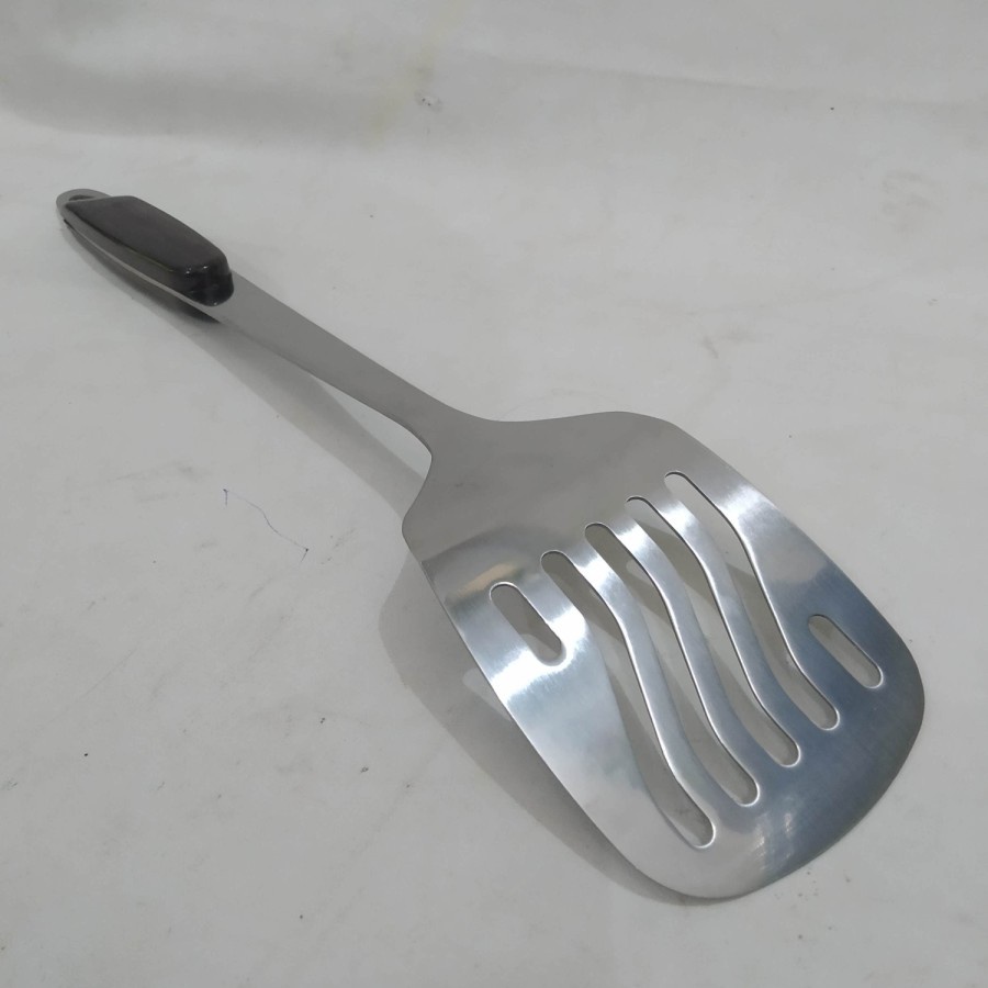 Sendok Goreng Sutil Sodet Spatula berlubang Stainless good quality