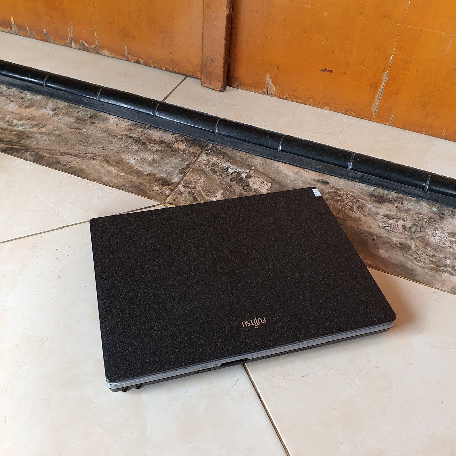 FUJITSU P771 LAPTOP CORE i5 GEN 2 SIAP BUAT ZOOM ONLINE DAN SUPER KUAT KARENA 100% MADE IN JAPAN 