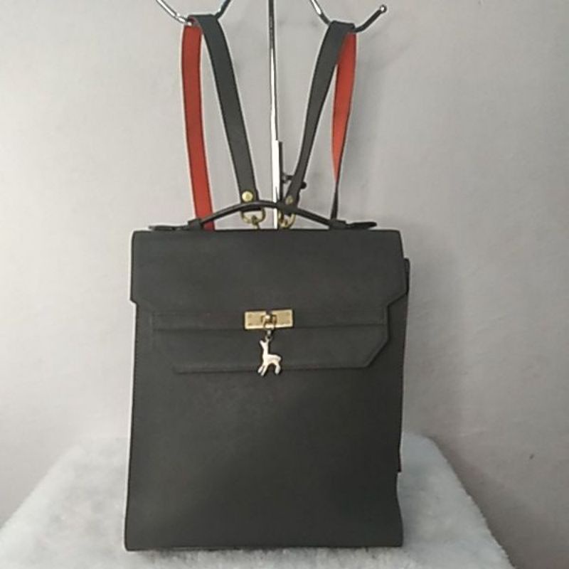 Tas wanita/Handbag/Shoulder bag/Ransel/ Tas Multi Fungsi/Prelove Ball/Second Branded "Black Martine 