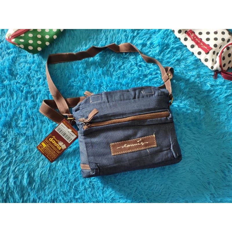 PromoTas slempang wanita dannis motif levis