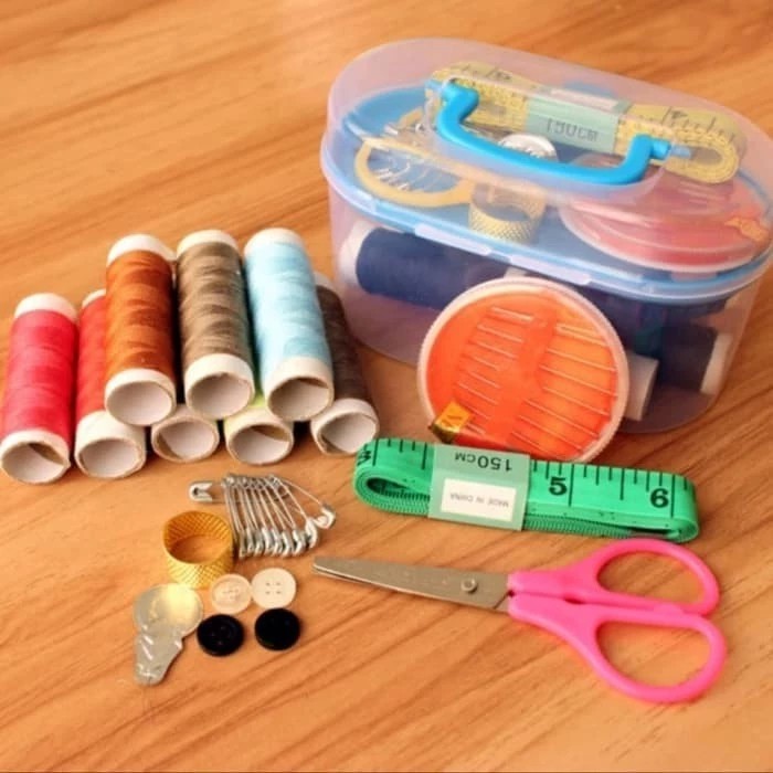 Sewing Kit Set Perlengkapan Alat Jahit  8 Benang