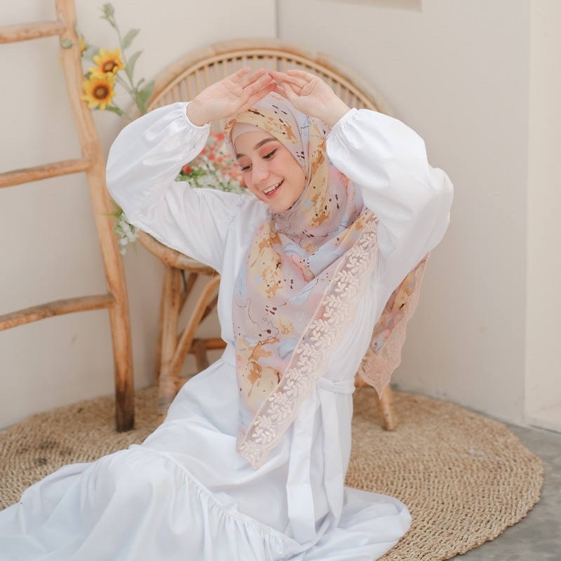 Koyu Hijab Segiempat Viney Jepang Elsa Scraft Lace