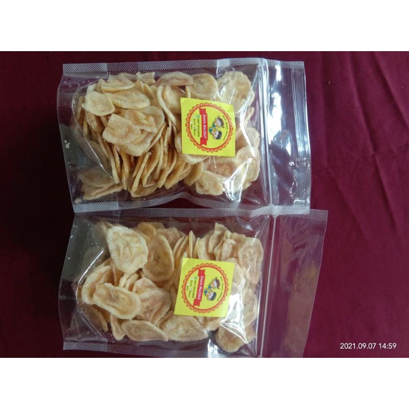

Kripik pisang dan sale pisang kering