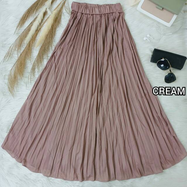 ROK PLISKET WANITA AR1005