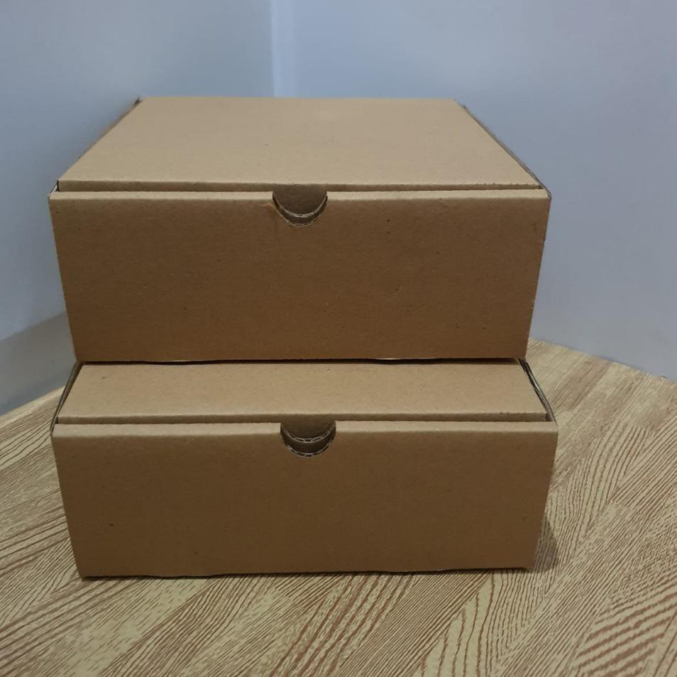 

[HARGA RESELLER] Karton Box 18x18x7 cm Kardus/Box/Karton/Polos/Hampers/Nasi