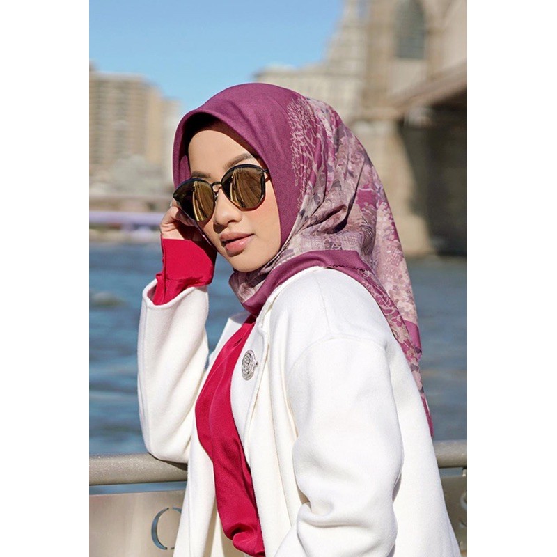 Buttonscarves New York Reborn -   Chelsea