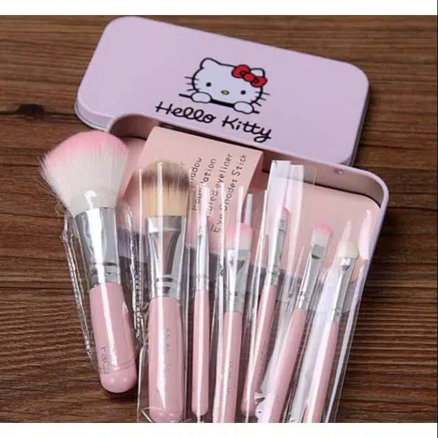

1 SET KUAS HELLO KITTY TEPAK