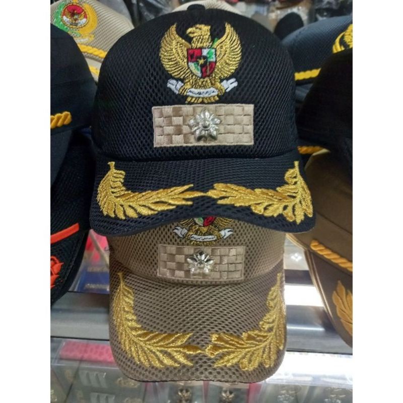 topi lurah / kades