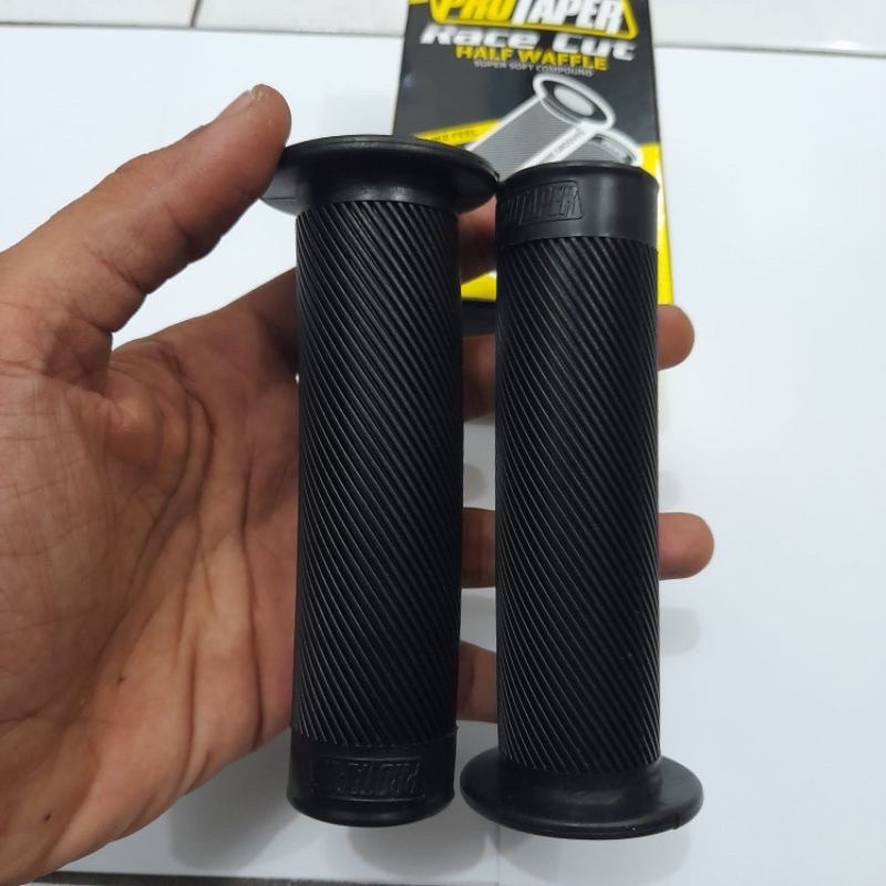 Grip sarung gas protaper bulu HANDGRIP BULU PROTAPER BLACK HARGA SEPASANG SET KIRI KANAN