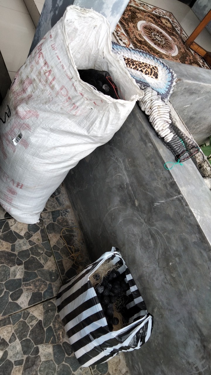 Jaring Nelayan Bekas Media Filter Kolam Koi Isi 5kg