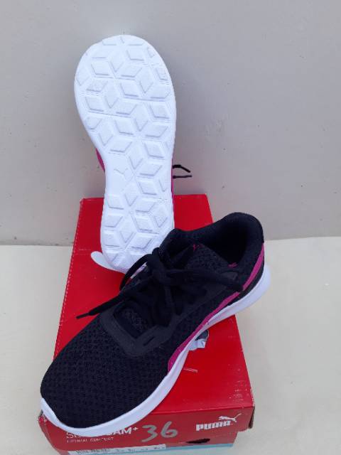 Sepatu wanita  puma ori warna hitam size 36