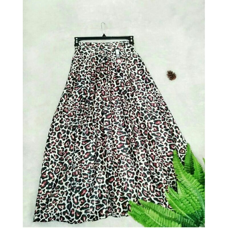 ROK MOTIF MACAN