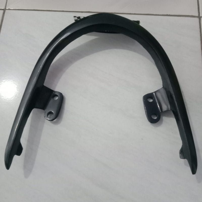 BEHEL PEGANGAN JOK BELAKANG, MOTOR HONDA REVO ABSOLUTE 110, MODOL ORI