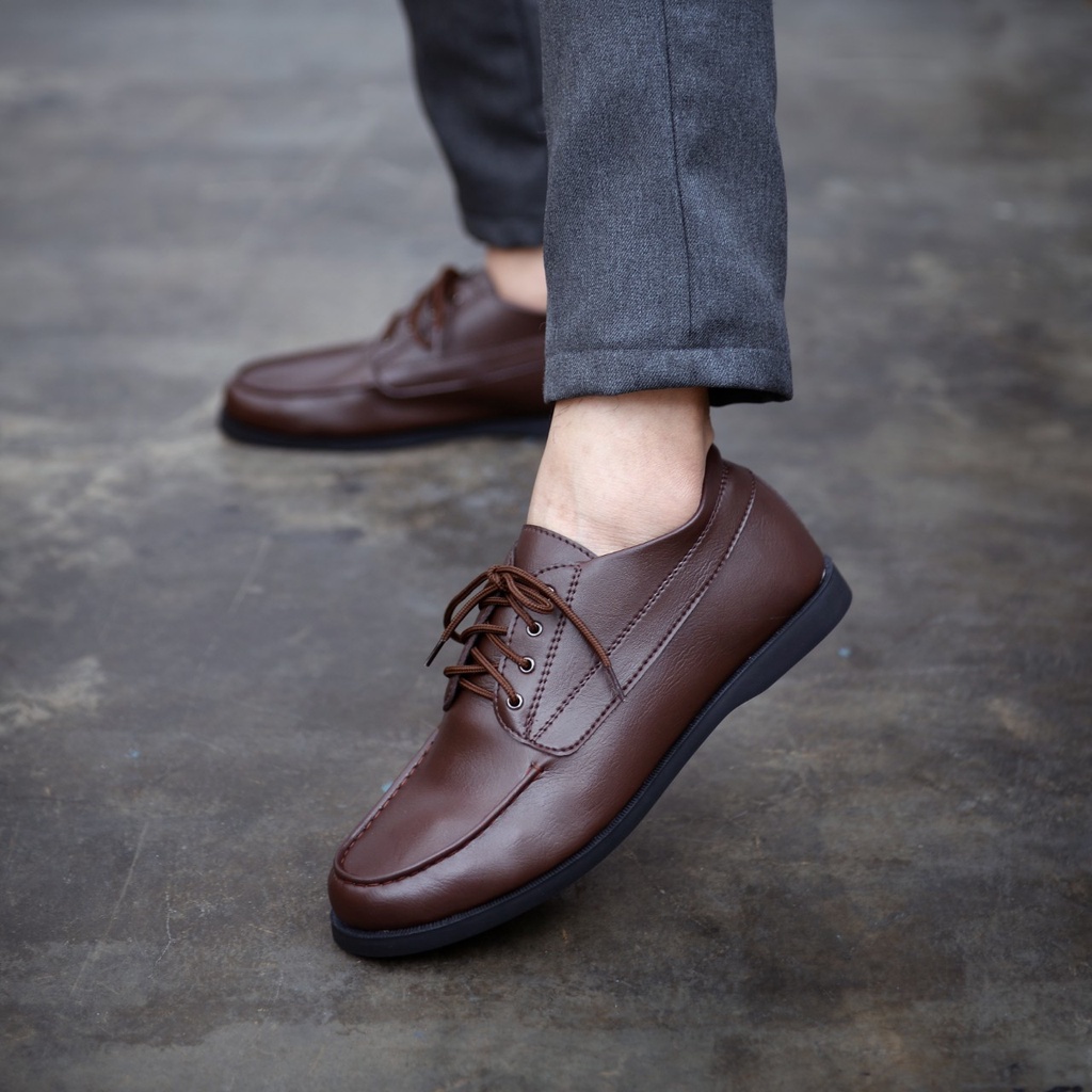 SepatuPantofel Formal Pria Resmi Pantofel Hitam Brown Kulit PU Casual Kantor Kuliah Pesta Kondangan Gereja Kerja Perkantoran PNS Guru Gaya Kekinian Trendy Terbaru Murah Terlaris