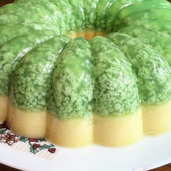 

PUDING LUMUT PANDAN MARGARIN 25CM