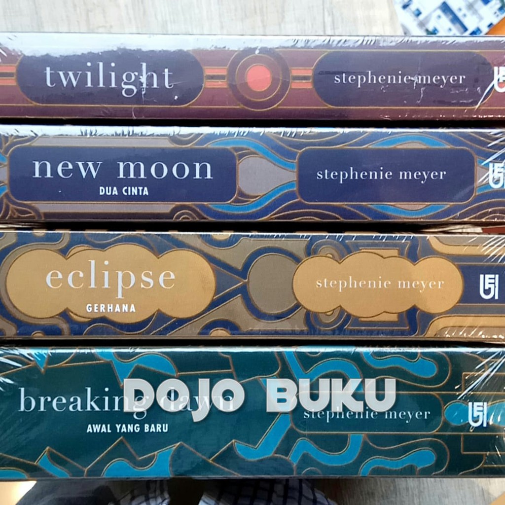 Buku Seri Twilight by Stephenie Meyer