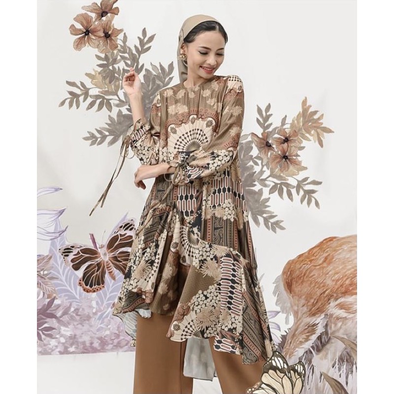 Allegra Tunik Pinewood Wearing Klamby size XS