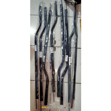 list kaca luar/ pelipit kaca luar/garnis kaca luar/ weatherstrip front door aut Suzuki vitara escudo