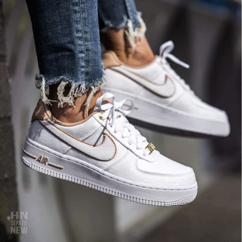 air force 1 07 lx white beige metallic gold