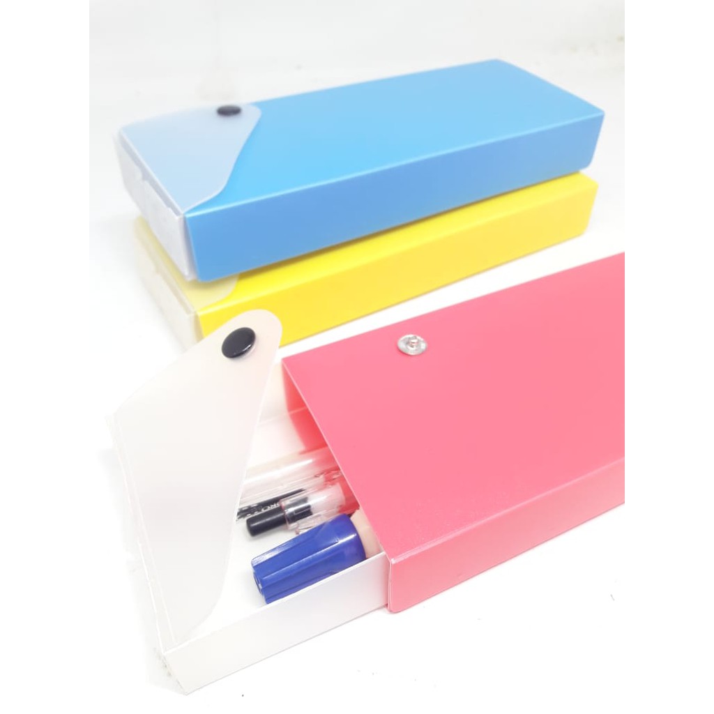 

Kotak Pensil Plastik Mika Polos Joy Art