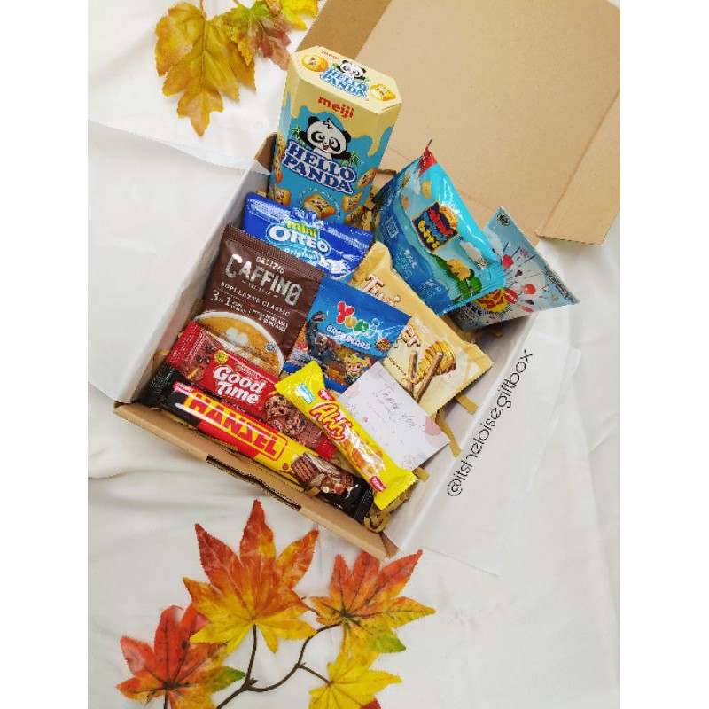 

Snack Box Hampers Kado Wisuda (M)