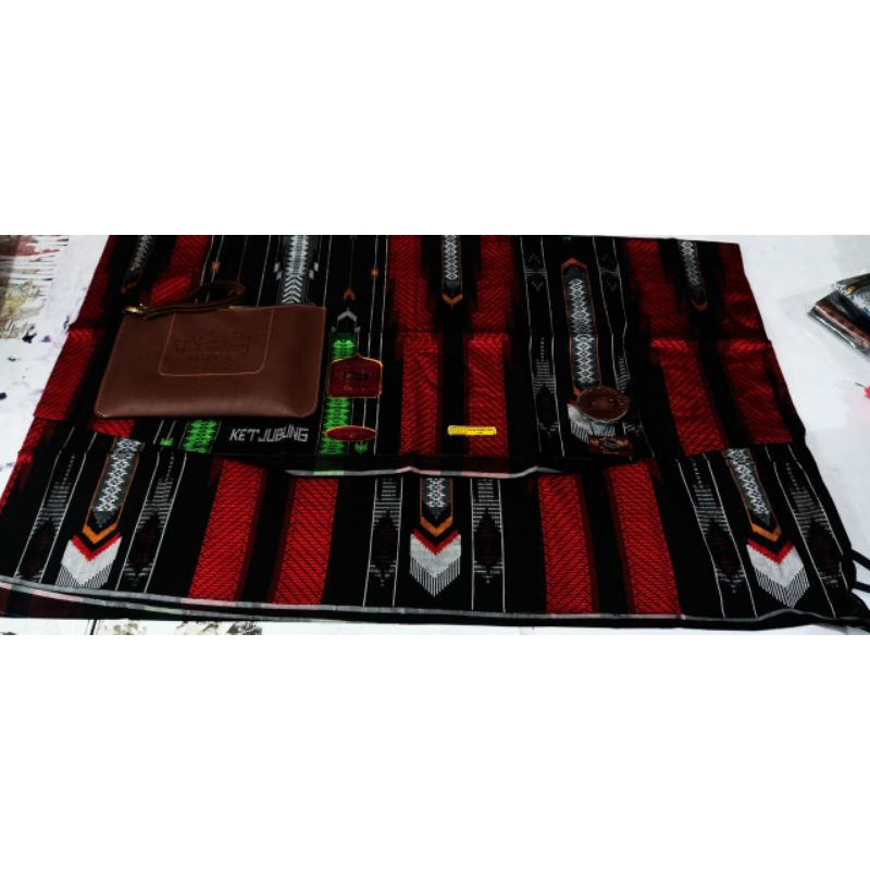 Sarung Ketjubung GSC Red Bahan Sutra