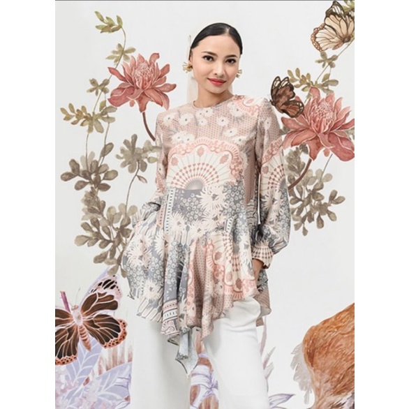 Kyra Blouse Wearing Klamby