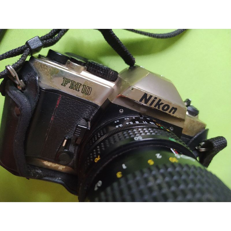 Kamera Nikon FM 10 (Analog SLR)
