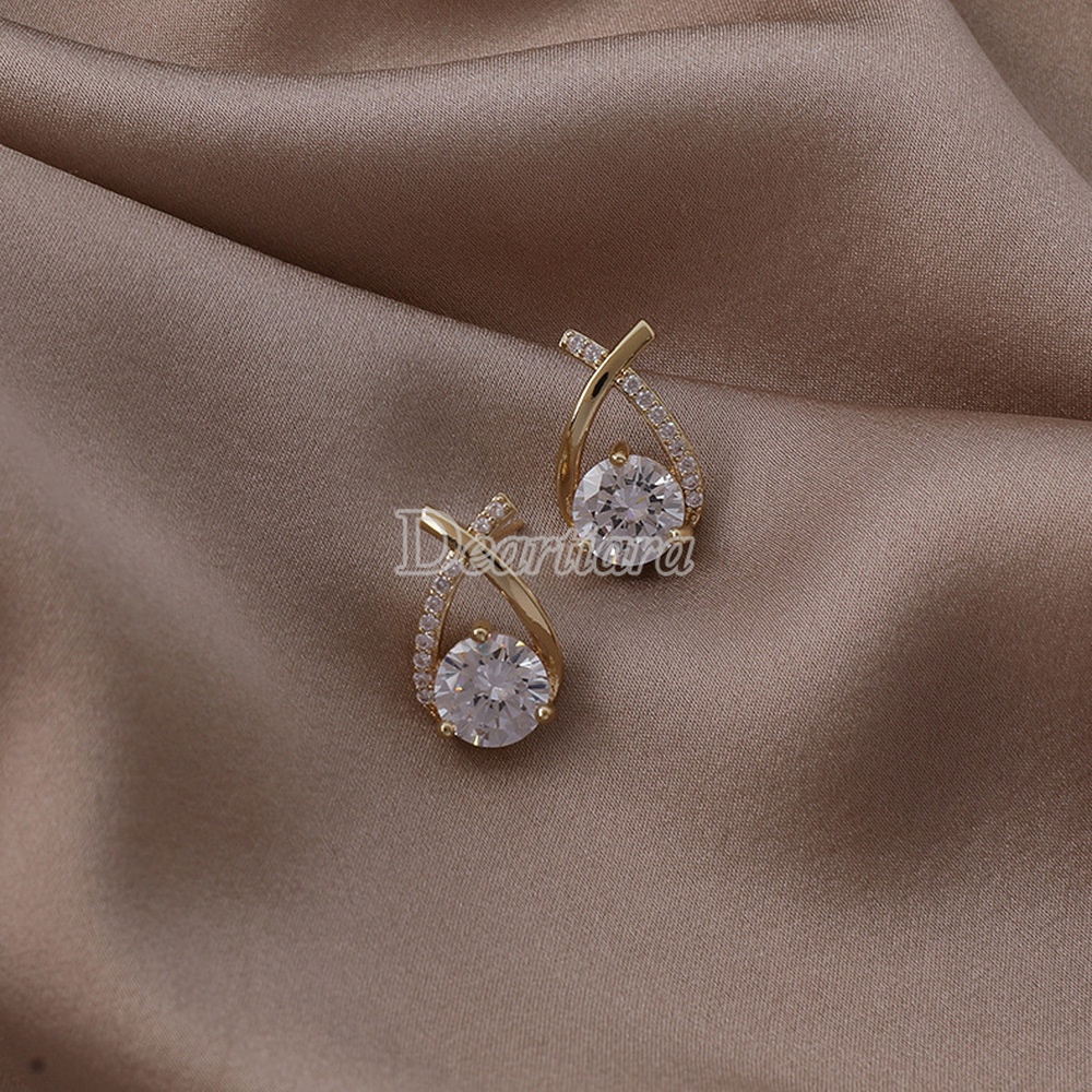 Anting Tusuk Gantung Temperament Bahan Silver Desain Salib Hias Zircon Untuk Wanita