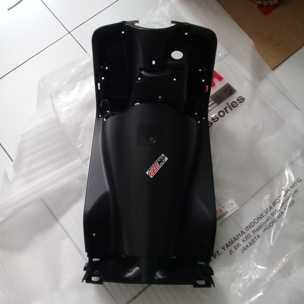 LEGSHIELD LEG SHIELD COVER BODI BODY KONTAK DASBOR MIO SPORTY SMILE U ORI YAMAHA YGP 28D-F8312-00