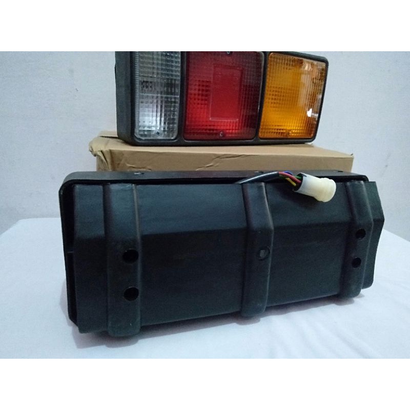 Harga Sepasang - Stoplamp Lampu Belakang Truk Mitshubishi Colt Diesel Canter PS-100 100PS PS100 FE Ban Engkel Double Box