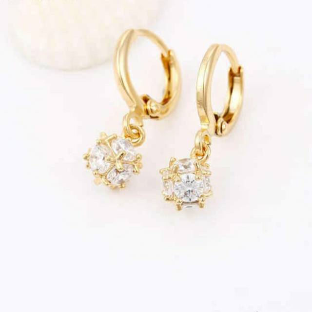 Anting dewasa permata mewah