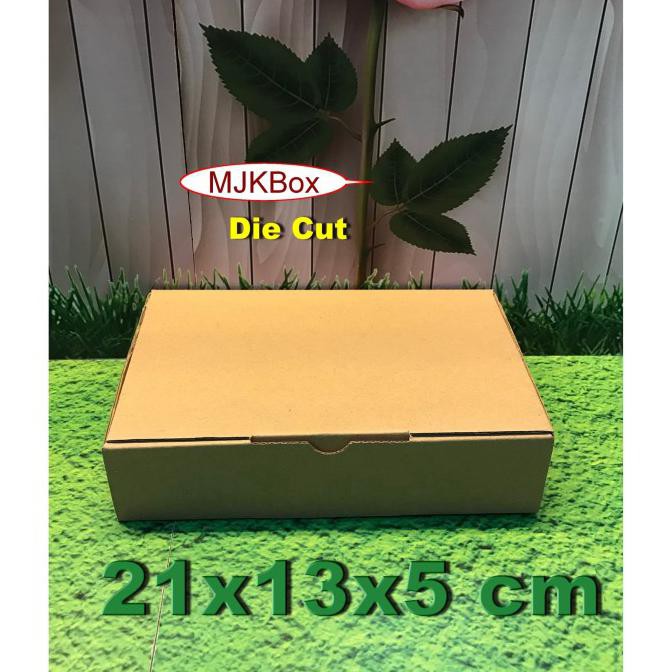 

5Fr6Dty- Kardus/Karton/Box Uk. 21X13X5 Cm.......Ukuran Kue Brownies Kecil 7Tttyr6-