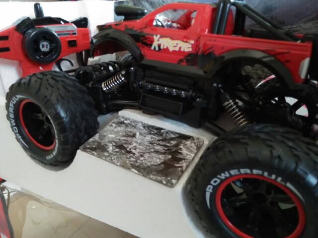 MAINAN REMOT CONTROL 4X4 ROCK CRAWLER 1:12