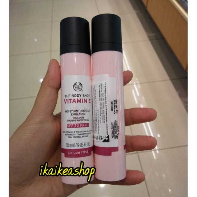 The Body Shop Vitamin E Emulsion SPF 30+++ (Pelembab & Sunblock)