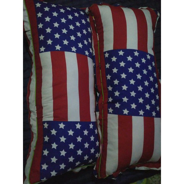 Bantal Cinta Karakter